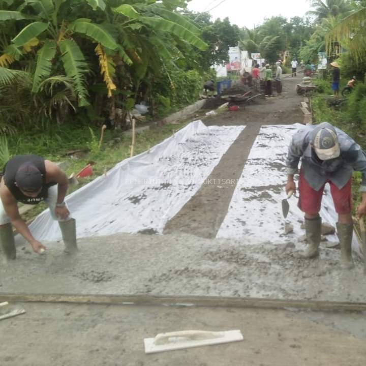 KEGIATAN COR RABAT BETON HARI KEDUA DIDUSUN PENGOLAHAN CIBUAYA: BEGINI PROGRESNYA