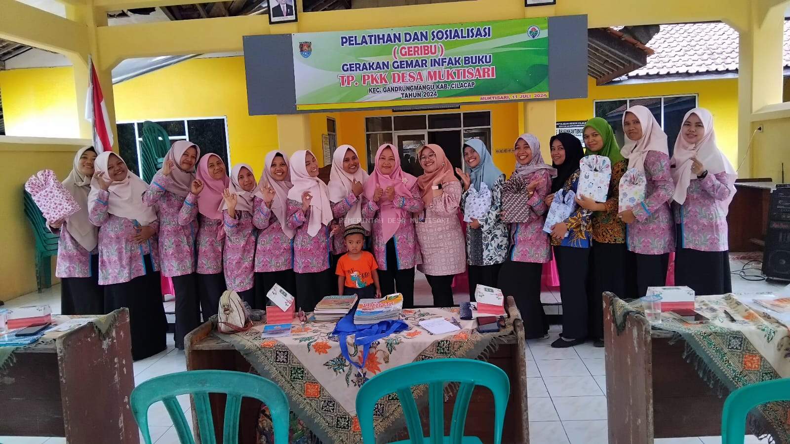 PELATIHAN DAN SOSIALISASI GERAKAN GEMAR INFAK BUKU TP PKK DESA MUKTISARI 