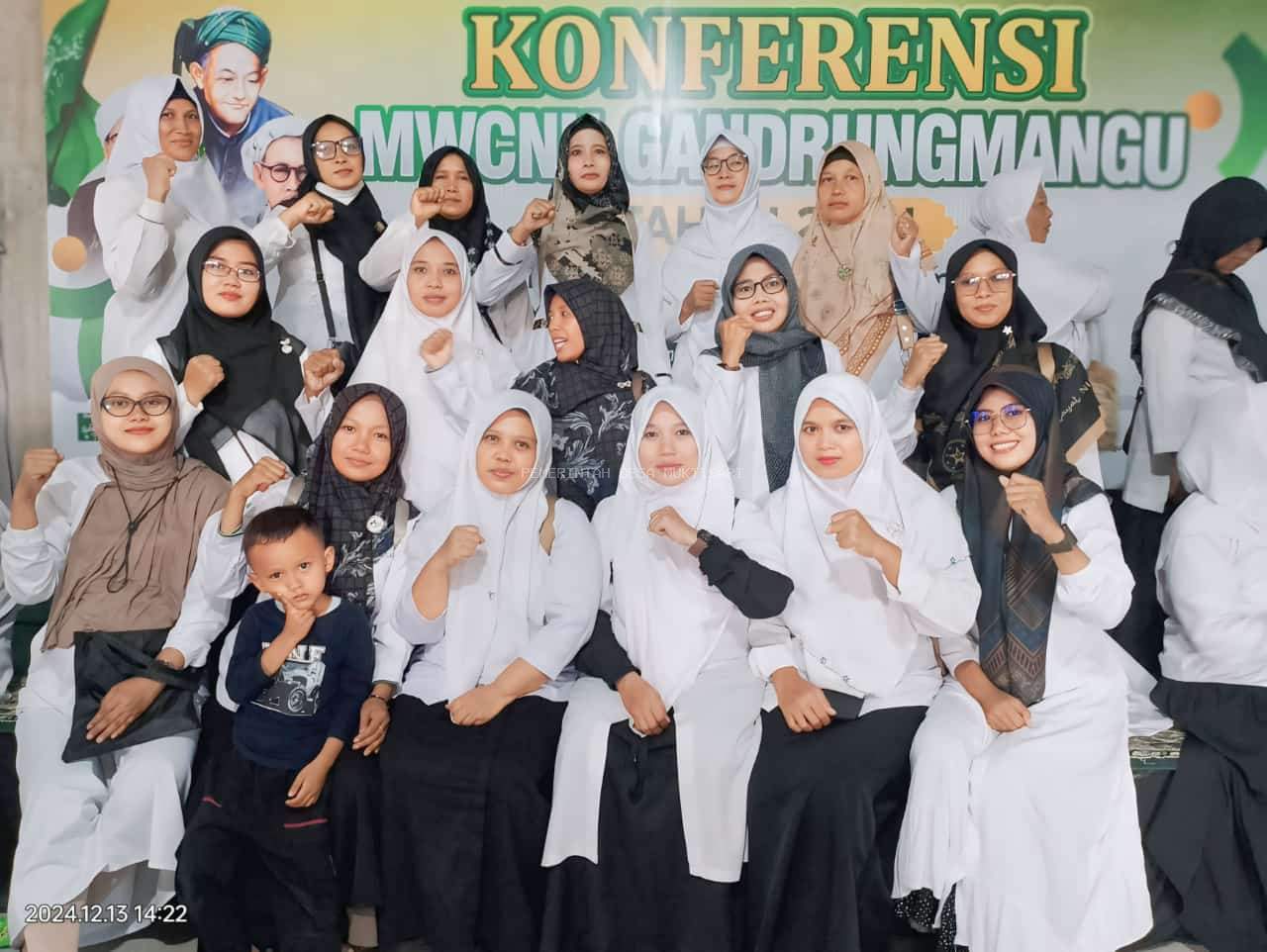 FATAYAT NU DAN MUSLIMAT NU RANTING MUKTISARI IKUTI KONFERENSI MWCNU GANDRUNGMANGU 