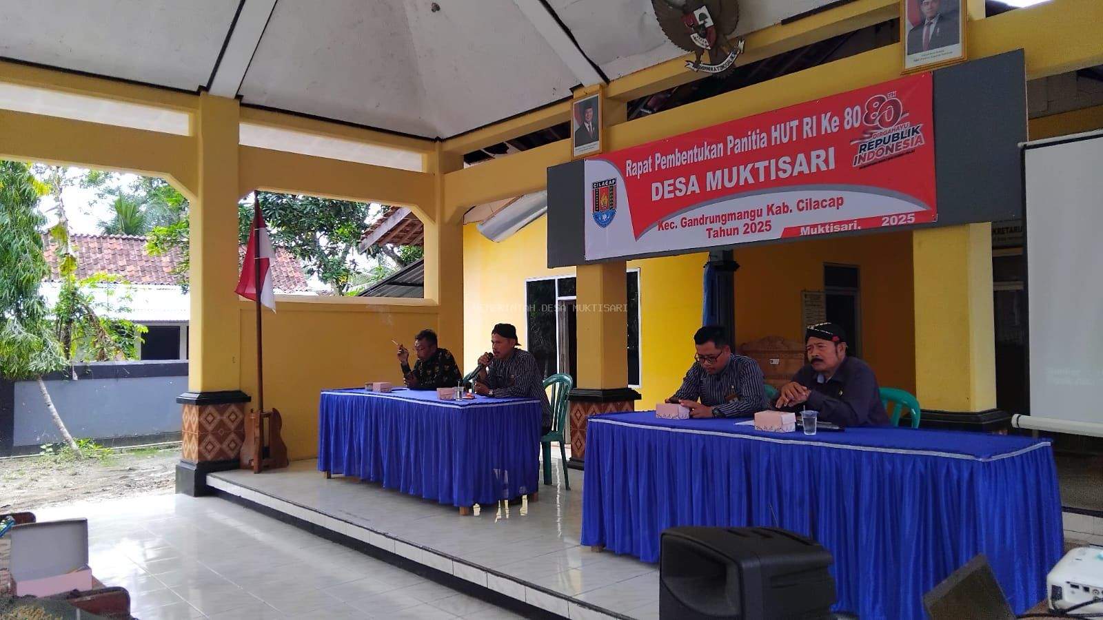 RAPAT PEMBENTUKAN PANITIA HUT RI KE-80 DESA KAMULYAN